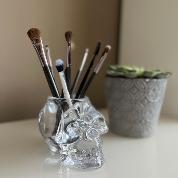 Makeup Brush or Pen Holder Glass Skull - Picture 2 of 8